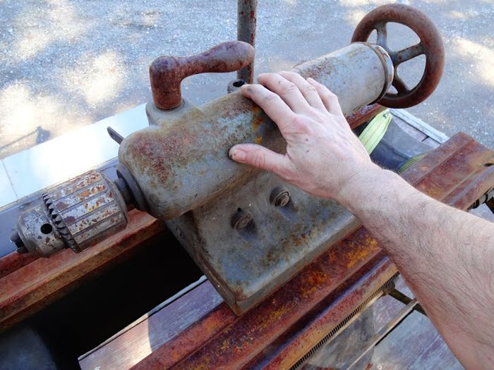 Old Hendey Lathe Discovered At A Junkyard (14 pics)