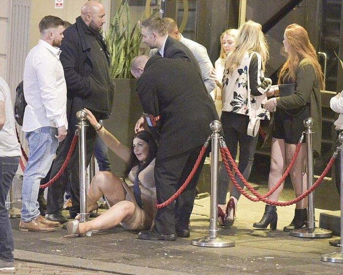 England Didn't Mess Around On May Day Weekend (25 pics)