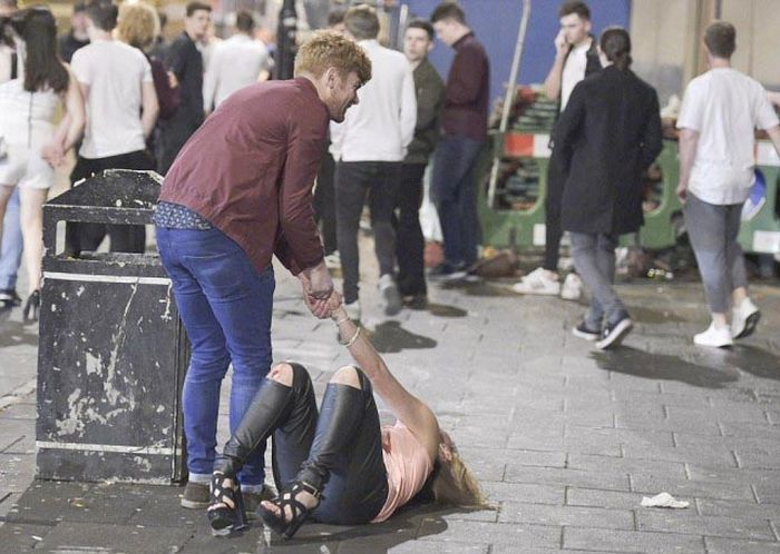 England Didn't Mess Around On May Day Weekend (25 pics)