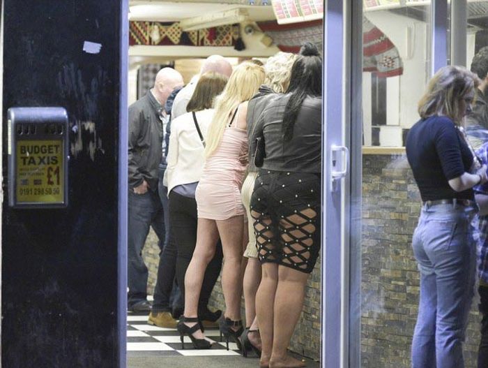England Didn't Mess Around On May Day Weekend (25 pics)