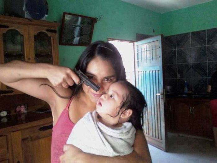Mom Selfie Fails Courtesy Of The Worst Mothers On The Planet (32 pics)