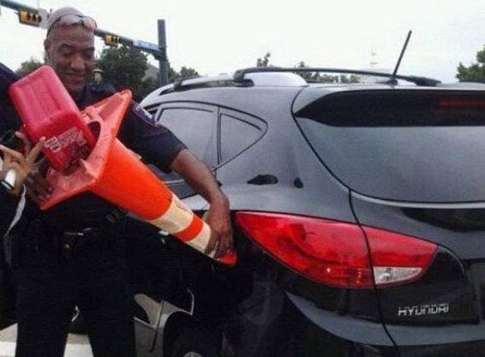 Photos That Prove Police Are Humans Just Like The Rest Of Us (45 pics)