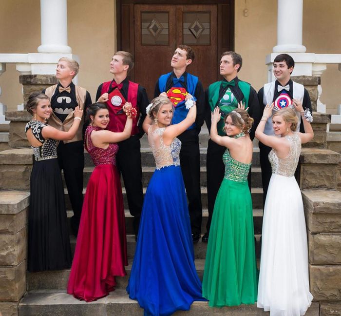 These Teens Revealed A Super Powered Surprise On Prom Night (4 pics)