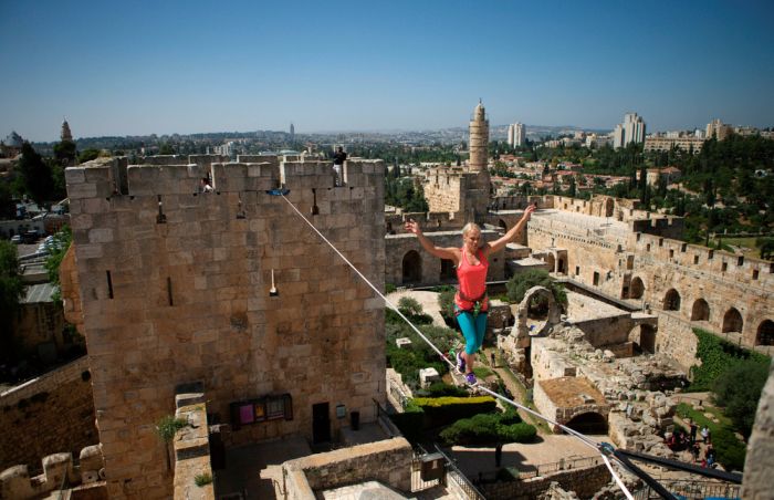 American Walks Across A Tightrope At Jerusalem's Tower Of David (11 pics)