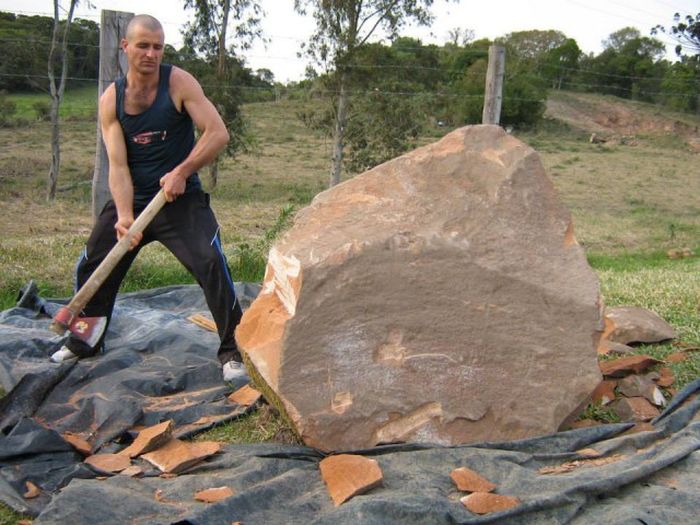 See How This Man Turned A Giant Rock Into An Impressive Sculpture (16 pics)