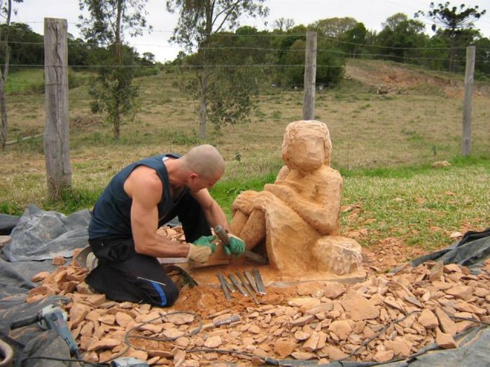 See How This Man Turned A Giant Rock Into An Impressive Sculpture (16 pics)