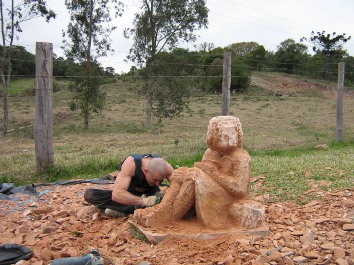 See How This Man Turned A Giant Rock Into An Impressive Sculpture (16 pics)