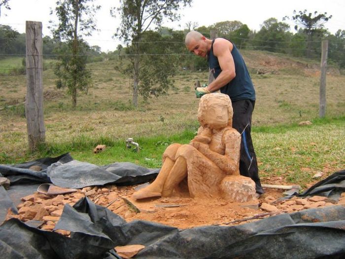 See How This Man Turned A Giant Rock Into An Impressive Sculpture (16 pics)