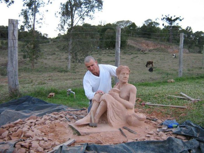 See How This Man Turned A Giant Rock Into An Impressive Sculpture (16 pics)