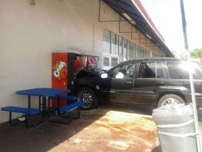These Pictures Are Overloaded With Irony That Just Can't Be Ignored (40 pics)