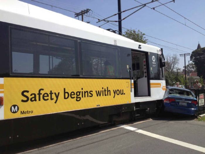 These Pictures Are Overloaded With Irony That Just Can't Be Ignored (40 pics)