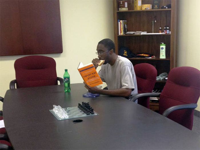 These Pictures Are Overloaded With Irony That Just Can't Be Ignored (40 pics)