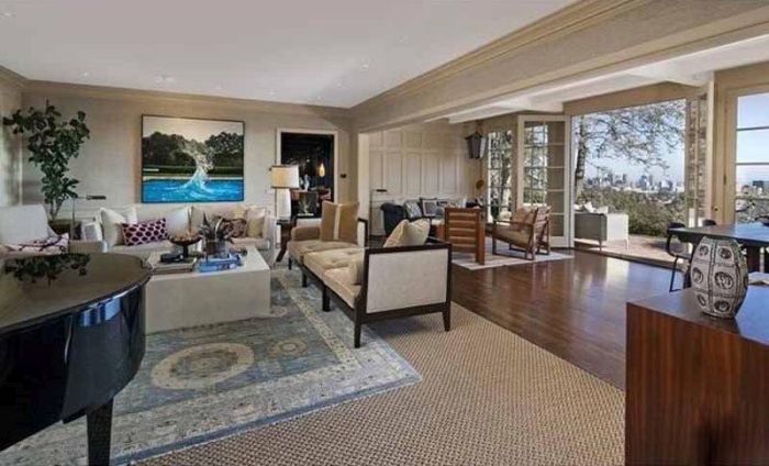 Miranda Kerr And Evan Spiegel Buy Huge Mansion In Brentwood, CA (14 pics)