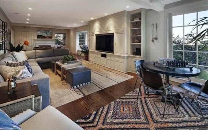 Miranda Kerr And Evan Spiegel Buy Huge Mansion In Brentwood, CA (14 pics)
