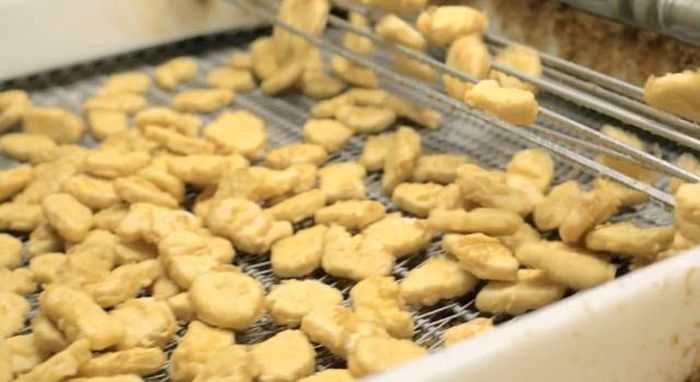 See How McDonald's Makes Their World Famous Chicken McNuggets (22 pics)