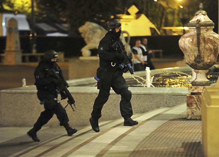 UK Police Apologize For Realistic Anti-Terrorism Exercises (12 pics)