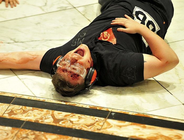 UK Police Apologize For Realistic Anti-Terrorism Exercises (12 pics)