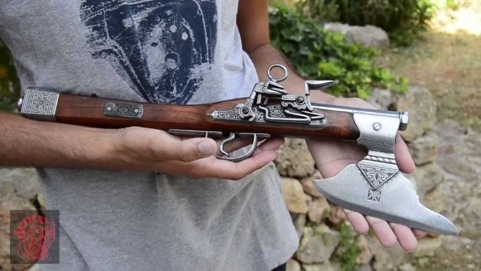 Old School Weapons That Serve Multiple Purposes (18 pics)