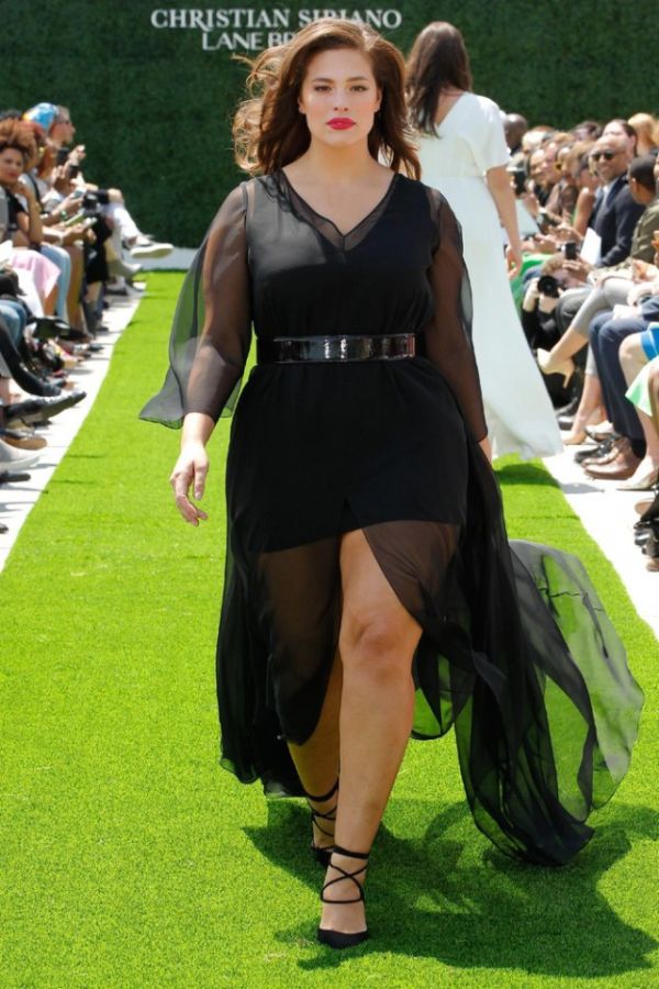 Curvy Models Show Off The New Plus Size Collection From Christian Siriano (21 pics)