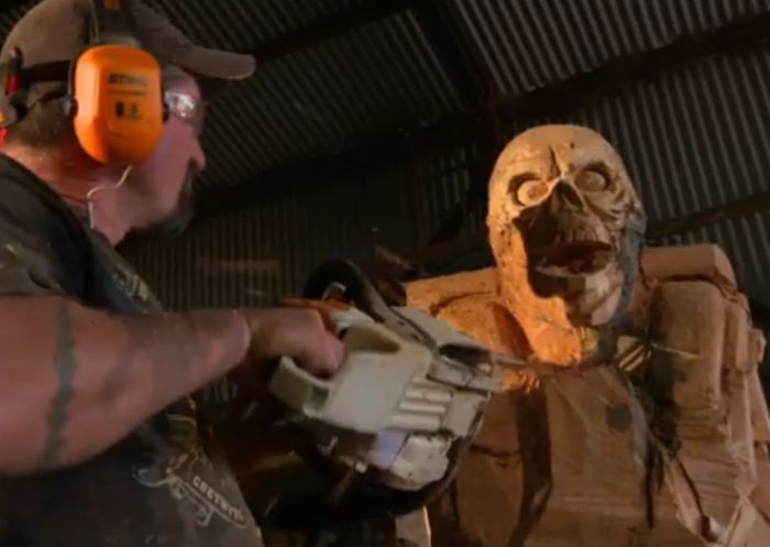 Man Uses Chainsaw To Create Demon Sculpture Revenant From Doom (16 pics)
