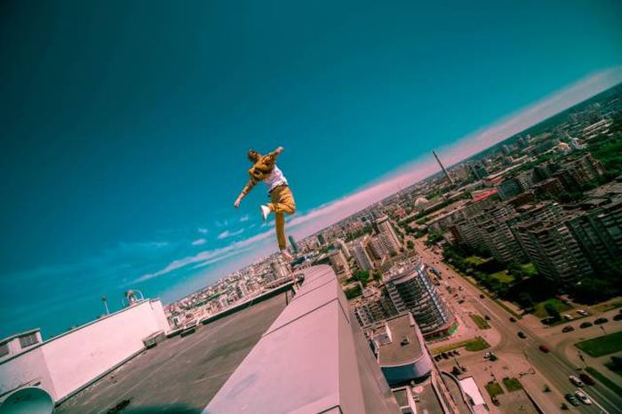 Daring Russian Man Takes Stunning Pictures From The Rooftops Of Skyscrapers (33 pics)