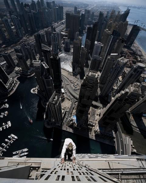 Daring Russian Man Takes Stunning Pictures From The Rooftops Of Skyscrapers (33 pics)