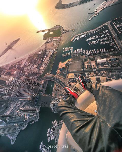 Daring Russian Man Takes Stunning Pictures From The Rooftops Of Skyscrapers (33 pics)