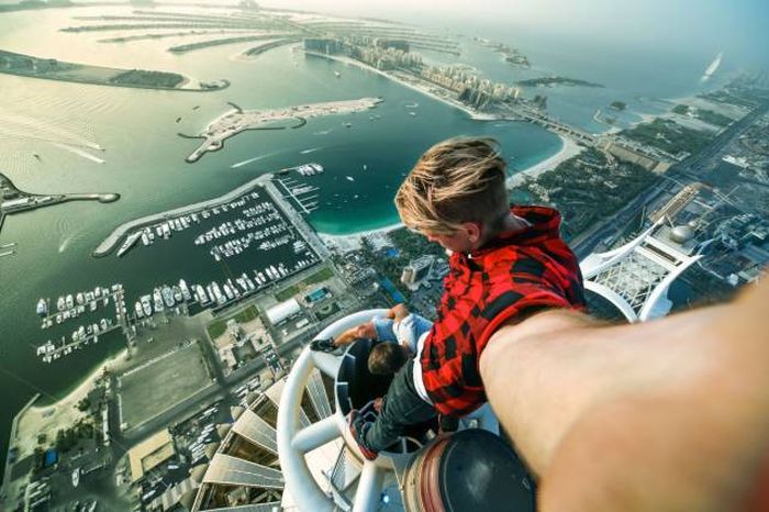 Daring Russian Man Takes Stunning Pictures From The Rooftops Of Skyscrapers (33 pics)