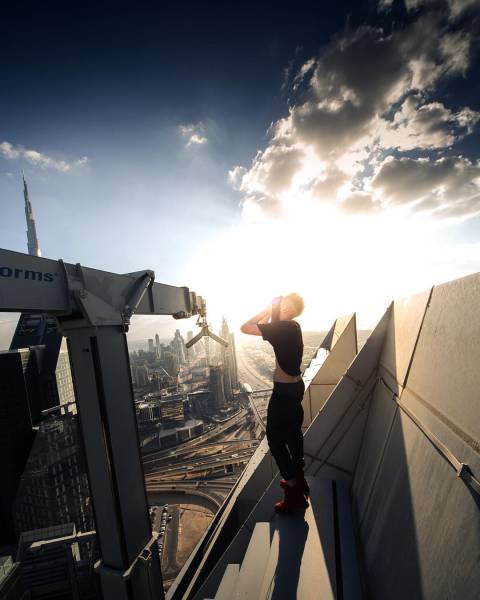 Daring Russian Man Takes Stunning Pictures From The Rooftops Of Skyscrapers (33 pics)