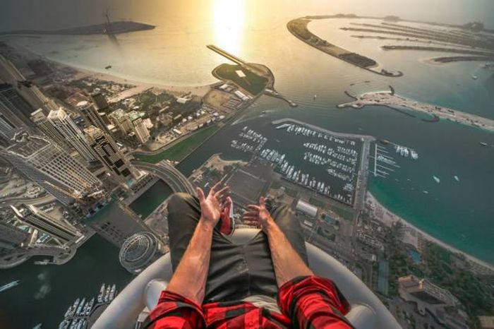 Daring Russian Man Takes Stunning Pictures From The Rooftops Of Skyscrapers (33 pics)