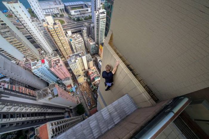 Daring Russian Man Takes Stunning Pictures From The Rooftops Of Skyscrapers (33 pics)