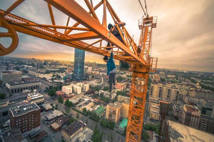 Daring Russian Man Takes Stunning Pictures From The Rooftops Of Skyscrapers (33 pics)
