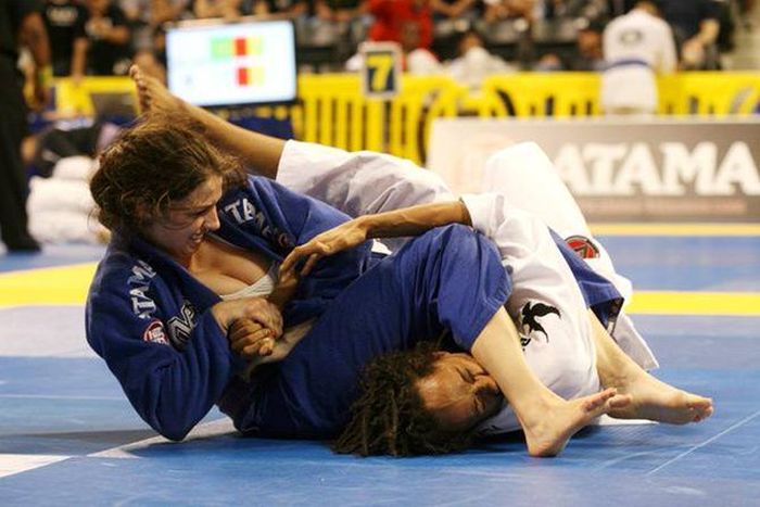 It's Always Fun Watching Mackenzie Dern Fight (6 pics)