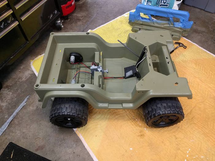 Dad Restores An Old Pink Power Wheels For His 3 Year Old (25 pics)