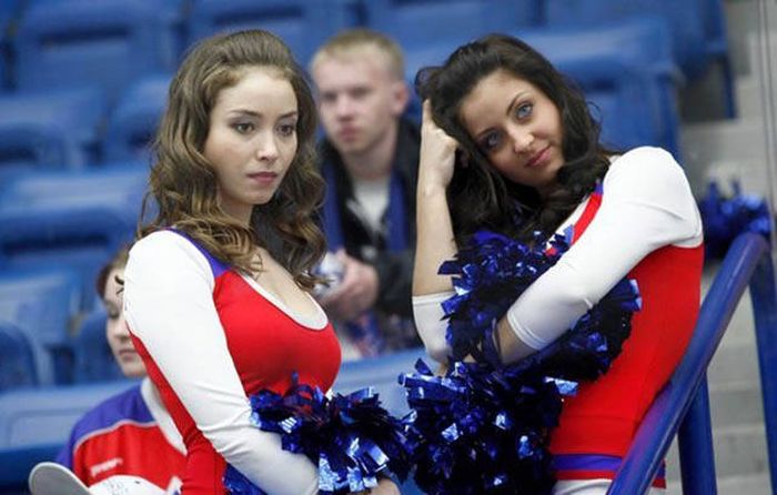 Hot And Sexy Cheerleaders Will Never Go Out Of Style (62 pics)