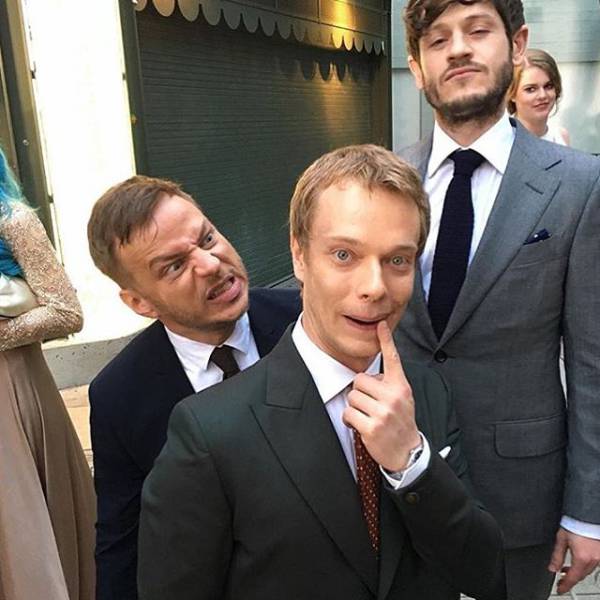 Awesome Off-Screen Photos Of The Game Of Thrones Cast (32 pics)