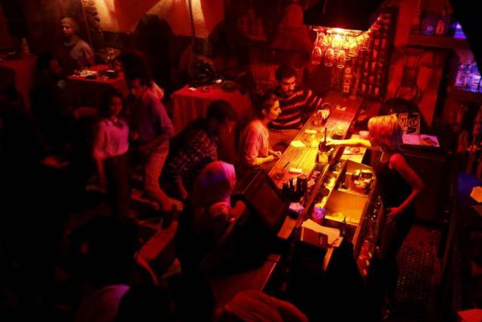 Syrian Citizens Find A Way To Forget About The War (15 pics)