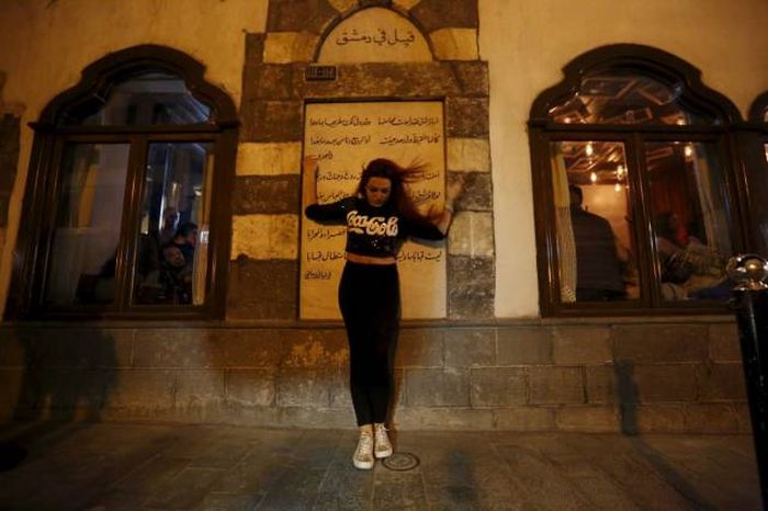 Syrian Citizens Find A Way To Forget About The War (15 pics)
