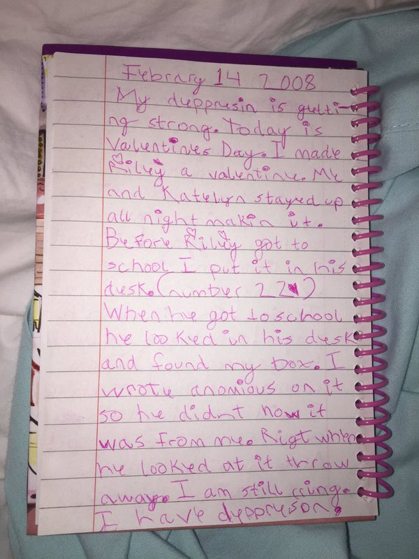 Girl Finds Hilariously Angsty Diary From When She Was 7 (3 pics)