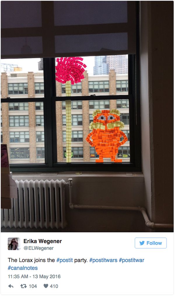 A Post It Note War Has Taken Over New York City (9 pics)