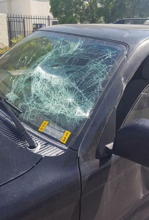 This Car Lost A Wheel Because Of Something Simple (7 pics)