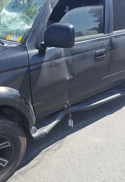 This Car Lost A Wheel Because Of Something Simple (7 pics)