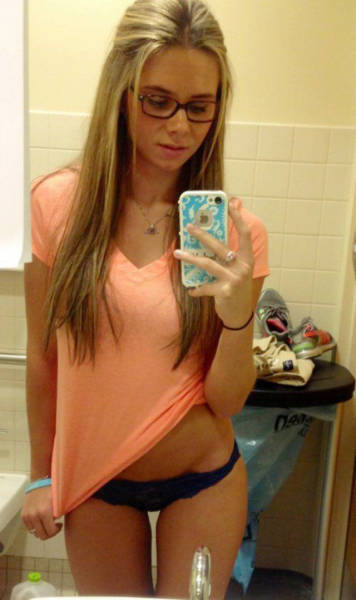 Girls In Glasses Are A Very Special Kind Of Sexy (54 pics)