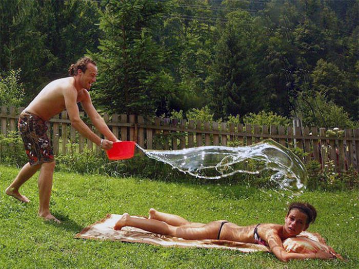Perfectly Timed Pictures That Were Snapped Seconds Before A Disaster (44 pics)