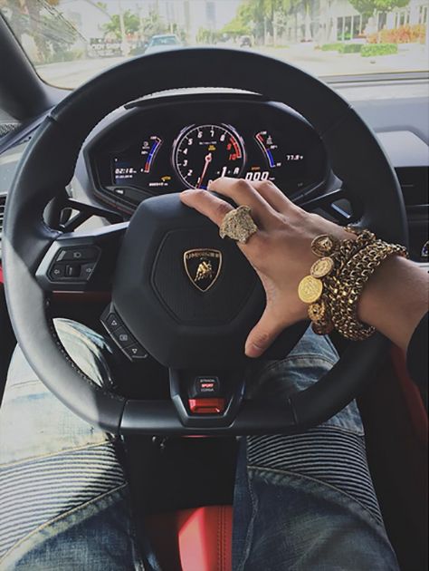 Rich Kids Of China Flaunt Their Wealth In Front Of The World On Instagram (23 pics)