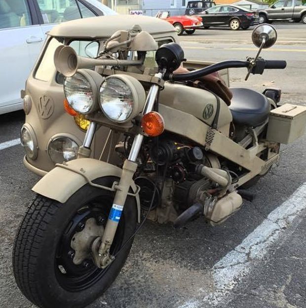 Cool Motorcycle With An Awesome Custom Sidecar (3 pics)
