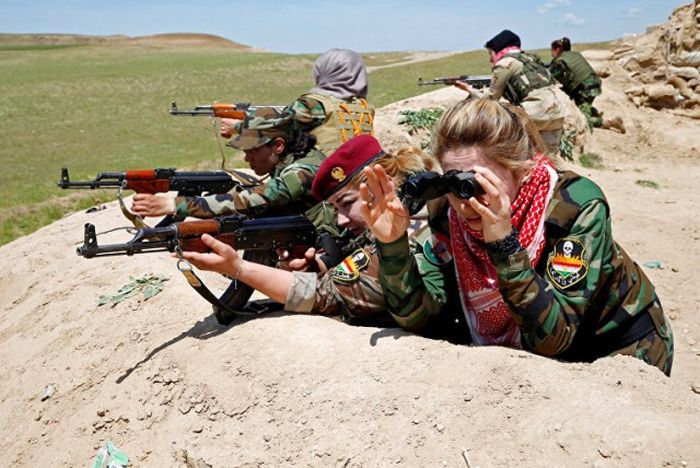 Meet The Women Who Are Bringing The Fight To ISIS (16 pics)