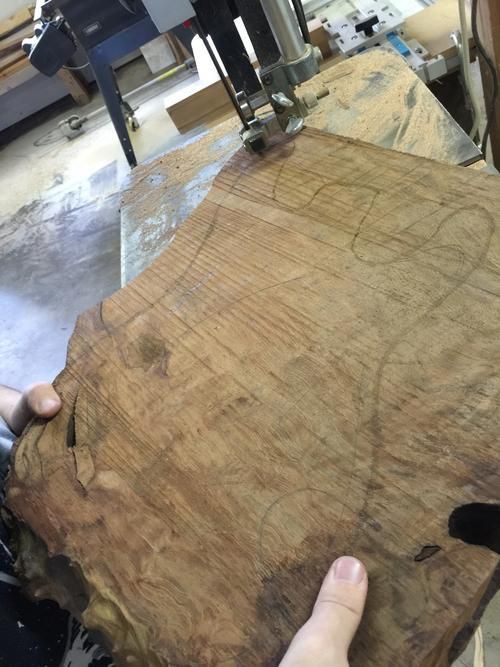 How To Build A Guitar Using A Piece Of Mahogany (16 pics)
