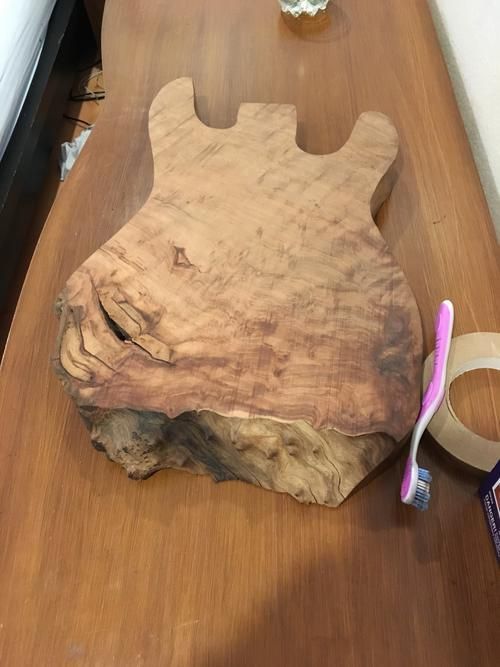 How To Build A Guitar Using A Piece Of Mahogany (16 pics)
