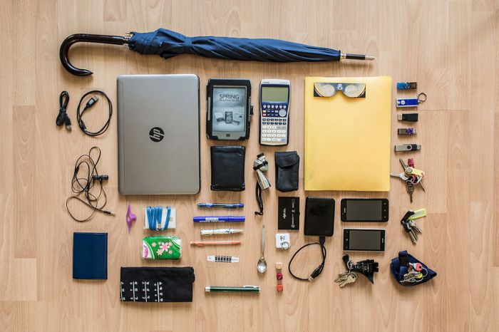 Here's What's Inside A Hacker’s Backpack (14 pics)
